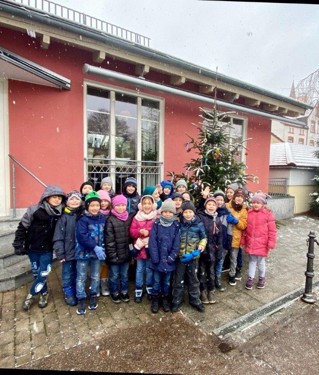 Read more about the article Klassenaktionen der Grundschule in der Adventszeit