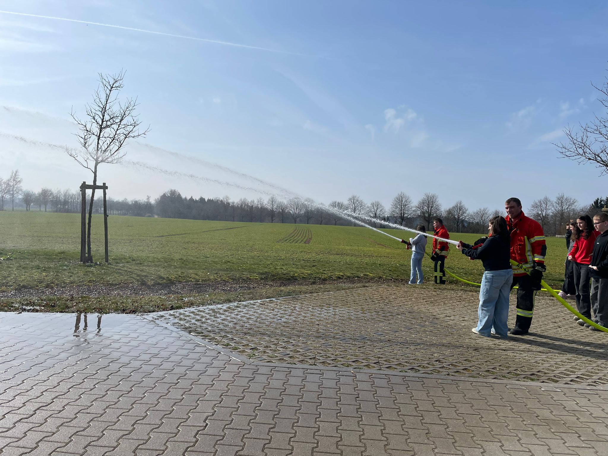 Mehr über den Artikel erfahren Wasser marsch! – Katastrophenschutztag der Klassen 6